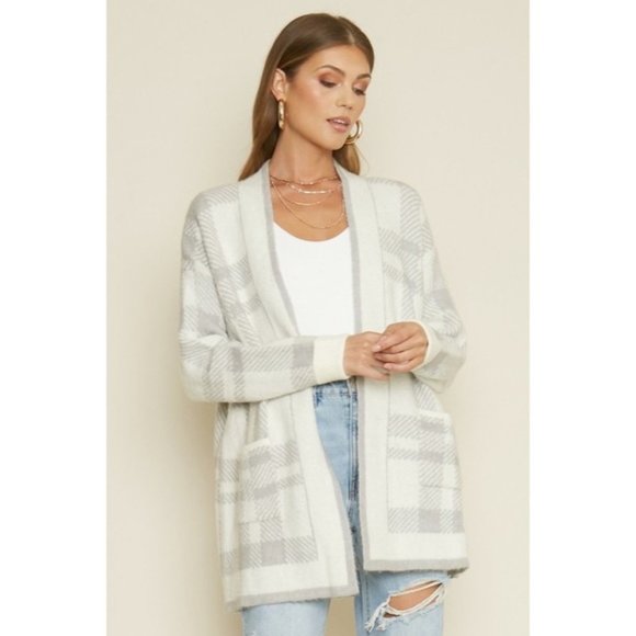DAYDREAM PLAID POCKETED KNIT CARDIGAN BOUTIQUE - Picture 3 of 5